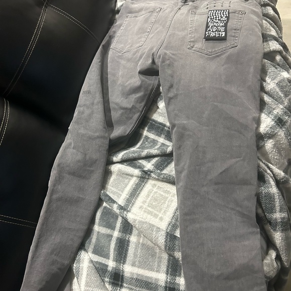 Ksubi size 36 180$ offers lmk - Picture 4 of 5